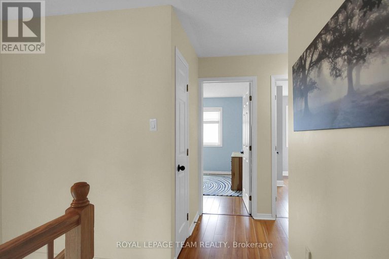 28518237/102-longshire-circle/longfields/ottawa/ontario/K2J4K8_31