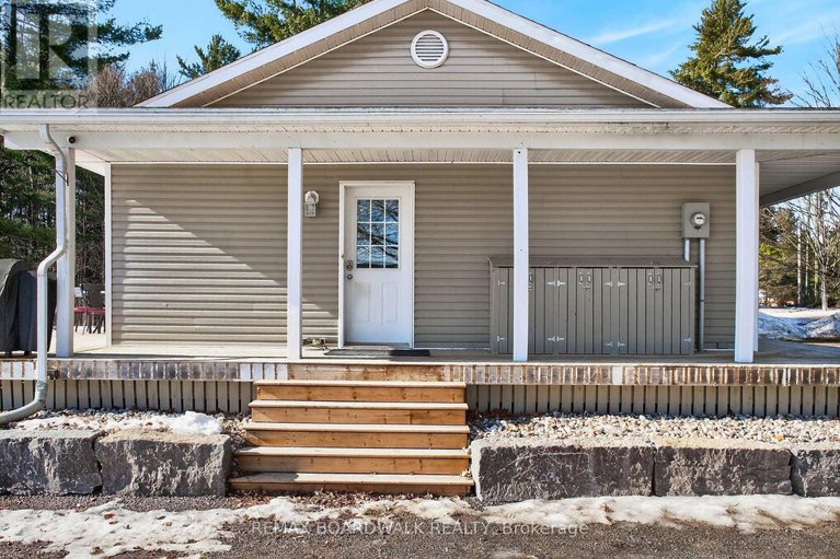 29457728/551-mclachlan-road/mcnabbraeside-twps/mcnabbraeside/ontario/K0A3L0_30