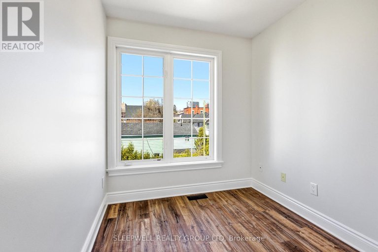 29643563/54-christie-street/west-centre-town/ottawa/ontario/K1R0A9_30