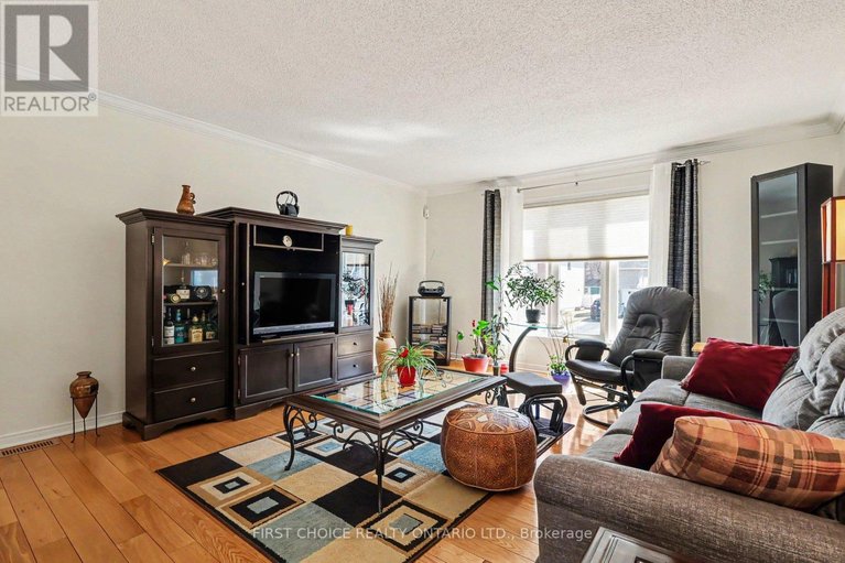 29580103/3395-descotes-circle/town-of-rockland/clarence-rockland/ontario/K4K1A8_4