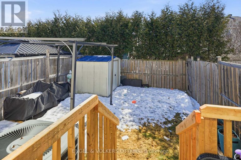 29570905/1092-brasseur-crescent/fallingbrookgardenway-south/ottawa/ontario/K4A5A1_32