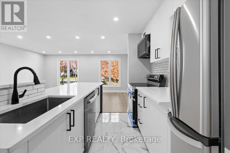 29178541/290-elderberry-terrace/chatelaine-village/ottawa/ontario/K1E1Z1_8