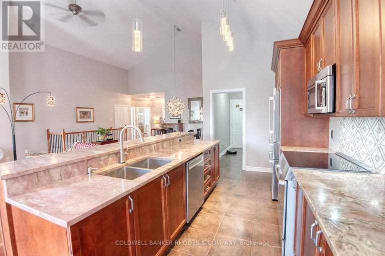 28619246/454-creekview-way/blossom-parkkemp-parkfindlay-creek/ottawa/ontario/K1T0J5_8
