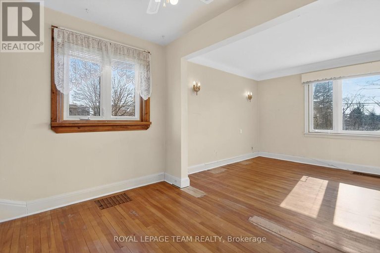 29596243/591-churchill-avenue-n/westborohampton-park/ottawa/ontario/K1Z5E6_22