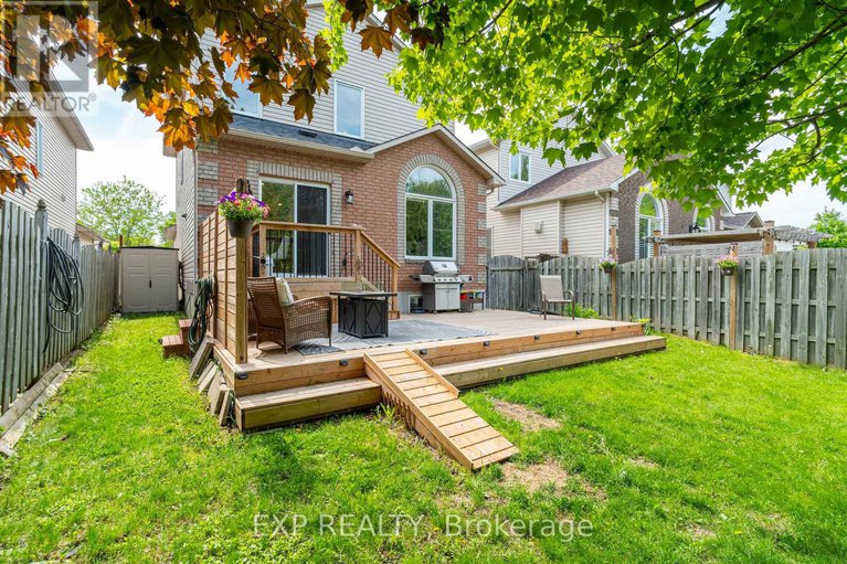 28394255/1091-rocky-harbour-crescent/riverside-southgloucester-glen/ottawa/ontario/K1V1V4_39