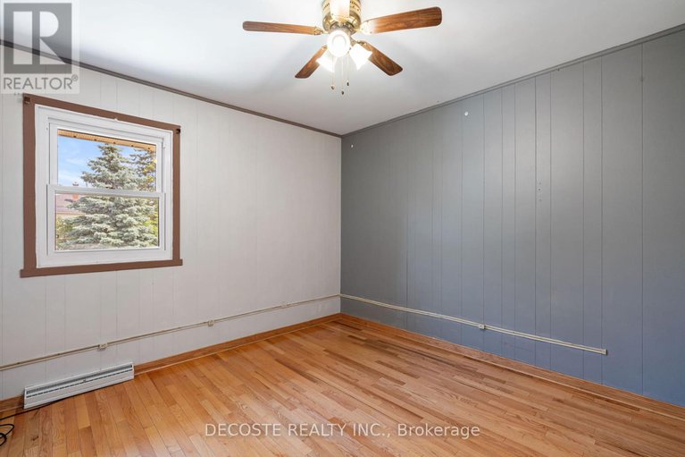 28641944/205-dominion-street-n/alexandria/north-glengarry/ontario/K0C1A0_17