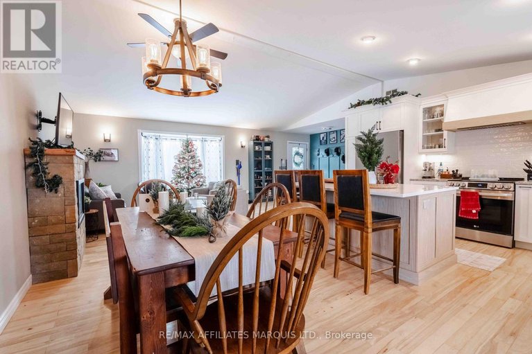 29189101/4239-county-rd-11-road/south-stormont-osnabruck-twp/south-stormont/ontario/K7R3L2_16