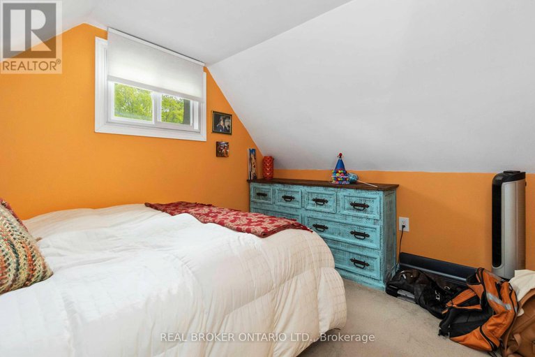 28470618/190-woods-road/constance-bay/ottawa/ontario/K0A3M0_38