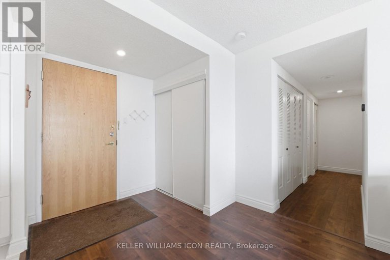 29399608/1011-2760-carousel-crescent/emerald-woodssawmill-creek/ottawa/ontario/K1T2N4_16