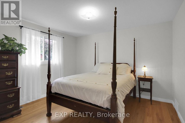 28340674/2001-neepawa-avenue/carlingwood/ottawa/ontario/K2A3L4_34