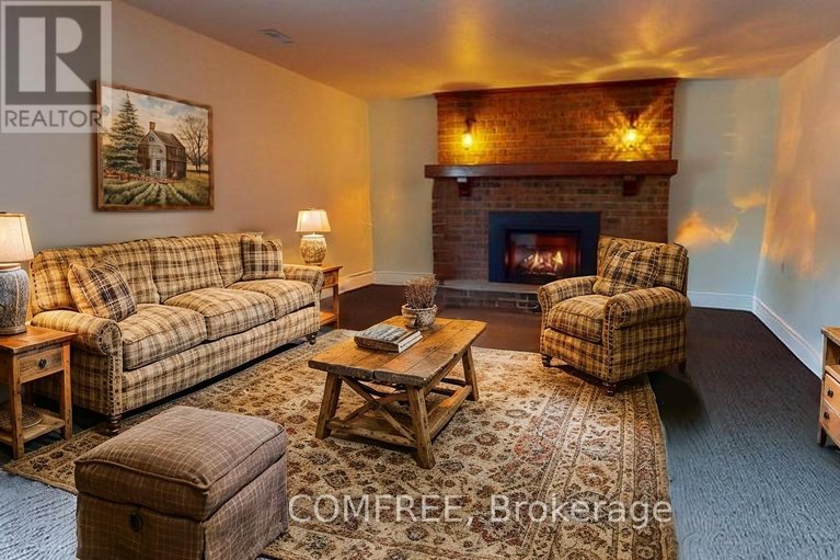 29498593/4437-county-road-12/south-stormont-osnabruck-twp/south-stormont/ontario/K0C1R0_18