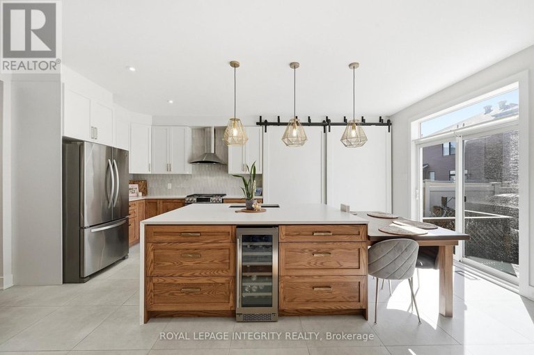 29628292/525-yellow-birch-street/mer-bleuebradley-estatesanderson-park/ottawa/ontario/K1W0J3_11