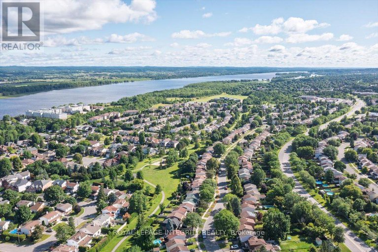 28632317/1097-moselle-crescent/convent-glen/ottawa/ontario/K1C2S8_44