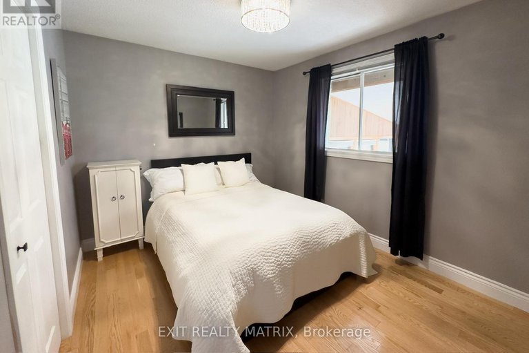 28926476/12187-county-road-3-road-w/winchester/north-dundas/ontario/K0C2K0_18