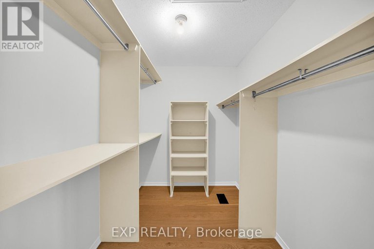 29355666/14-sandcliffe-terrace/centrepointe/ottawa/ontario/K2G5X1_24