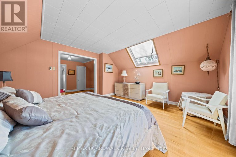 29393366/961-kingsmere-avenue/mckellar-heightsglabar-park/ottawa/ontario/K2A3K3_30