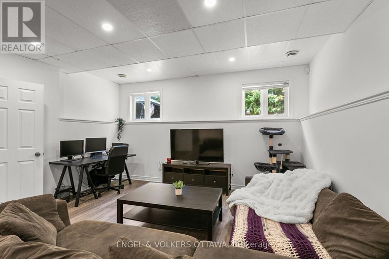 28533068/271-berrigan-drive/longfields/ottawa/ontario/K2J5C3_21