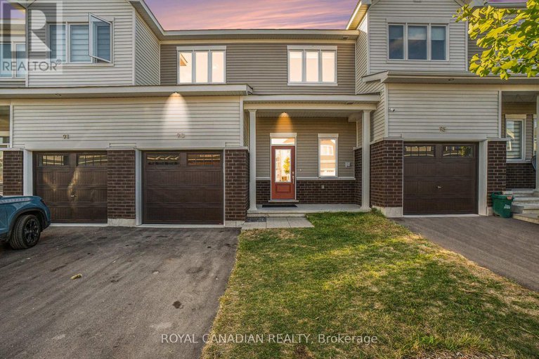 28892633/93-pizzicato-street/mer-bleuebradley-estatesanderson-park/ottawa/ontario/K1W0S3_2