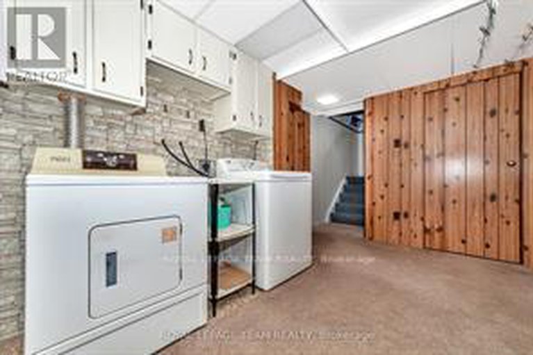 28367532/2099-balharrie-avenue-s/hawthorne-meadows/ottawa/ontario/K1G1G4_16