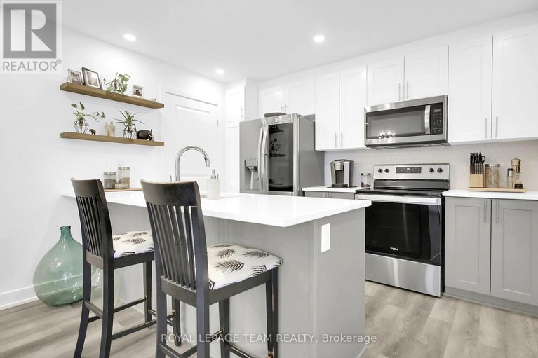 28621366/h-300-tulum-crescent/emerald-meadowstrailwest/ottawa/ontario/K2S2Y4_19