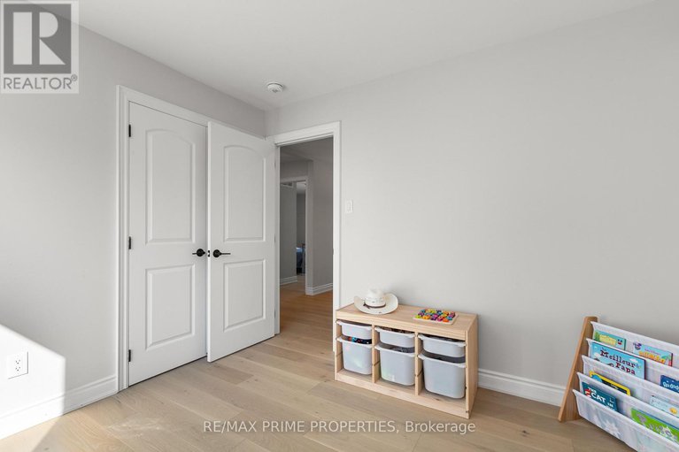 29119390/839-mercier-crescent/orleans-village/ottawa/ontario/K1W0N6_34