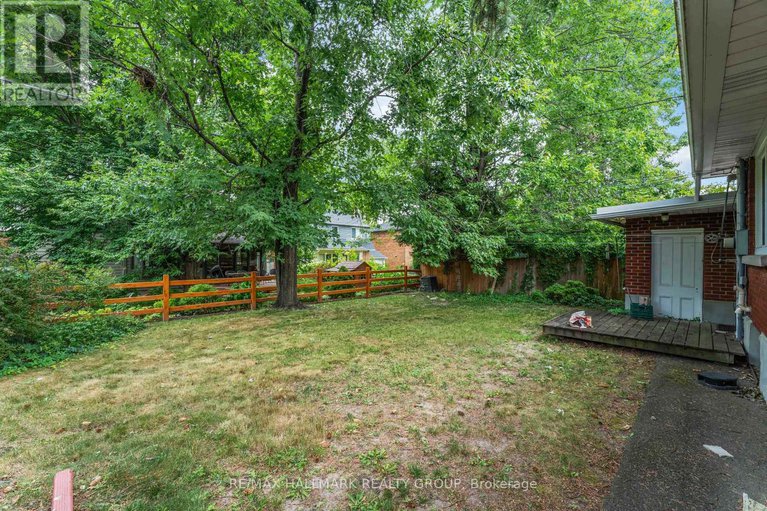 28998329/2055-neepawa-avenue/carlingwood/ottawa/ontario/K2A3L7_24