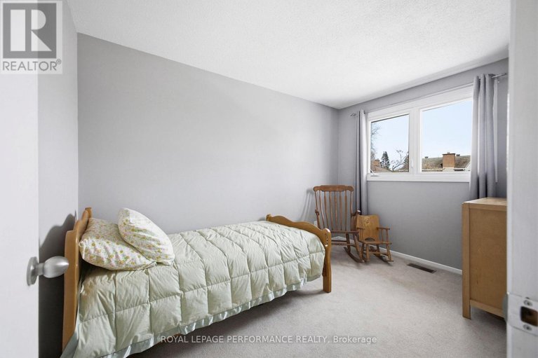 29516247/1089-st-emmanuel-terrace/convent-glen-north/ottawa/ontario/K1C2J6_30