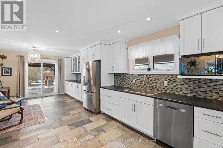 29138832/9-quinpool-crescent/arbeatha-park/ottawa/ontario/K2H6H9_15