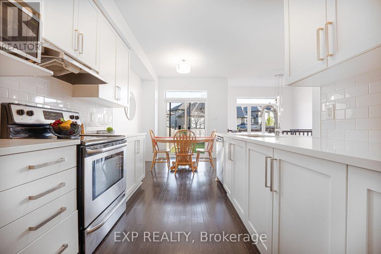 28328665/137-hawkeswood-drive/riverside-southgloucester-glen/ottawa/ontario/K4M0E6_17