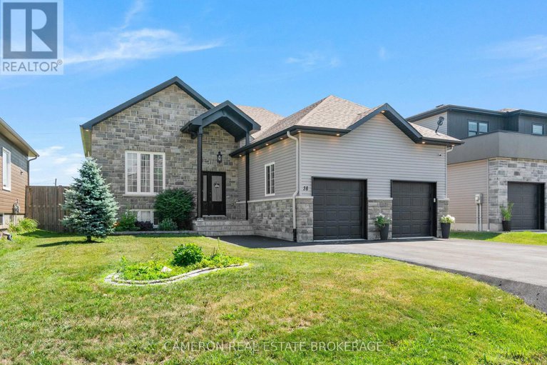 28548652/38-abagail-crescent/long-sault/south-stormont/ontario/K0C1M0_1
