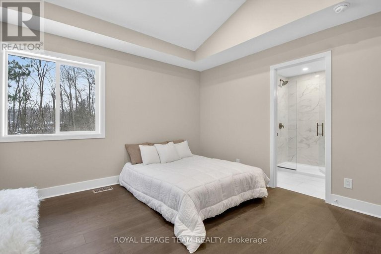 29688254/6636-marina-drive/manotick-south-to-roger-stevens/ottawa/ontario/K4M1B3_20