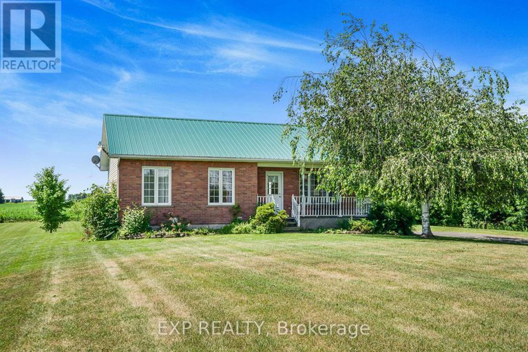 28585011/896-county-rd-18-road/east-hawkesbury/ontario/K0B1M0_2