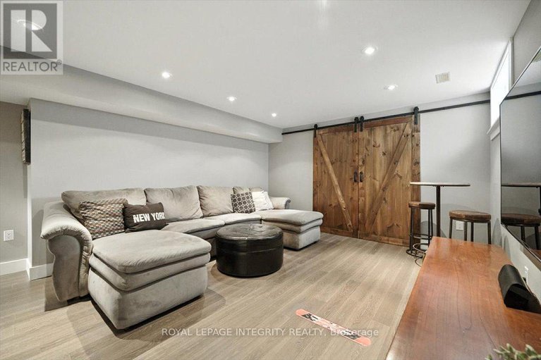 28804578/106-trail-side-circle/springridgeeast-village/ottawa/ontario/K4A5A9_36
