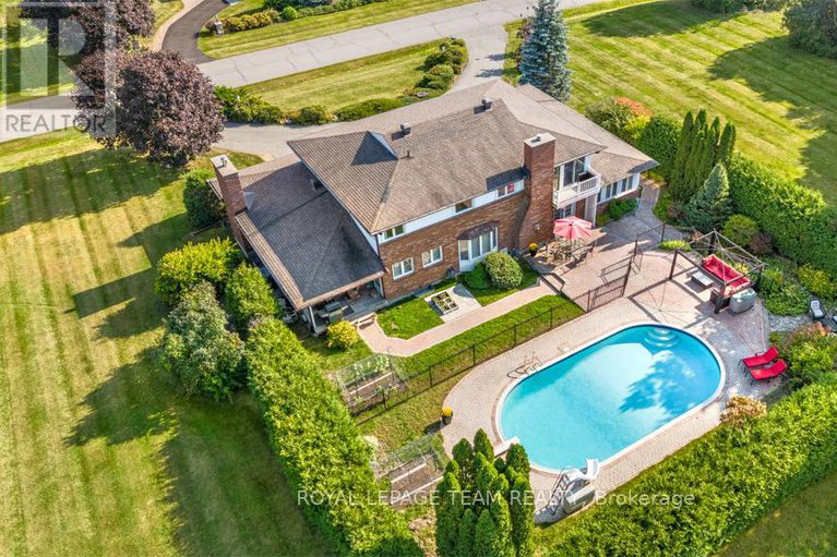 28088968/48-cedarhill-drive/cedar-hillorchard-estates/ottawa/ontario/K2R1C3_28