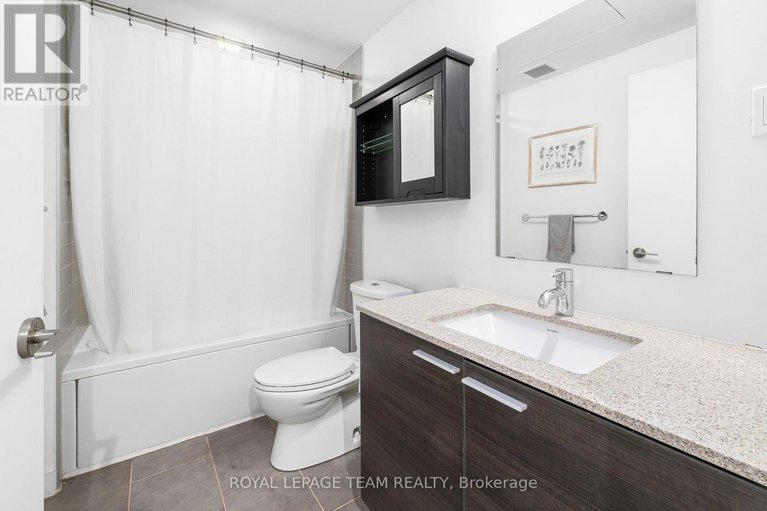 28739571/608-354-gladstone-avenue/ottawa-centre/ottawa/ontario/K2P0R4_15