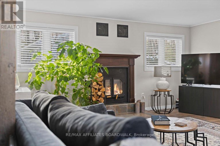 28310182/191-macmillan-lane/constance-bay/ottawa/ontario/K0A3M0_28