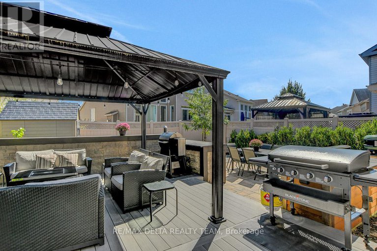 29035713/1916-montmere-avenue/notting-hillsummerside/ottawa/ontario/K4A0E7_37