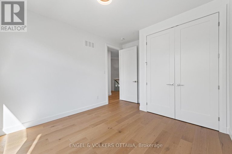 29219769/493-highcroft-avenue/westborohampton-park/ottawa/ontario/K1Z5J3_25