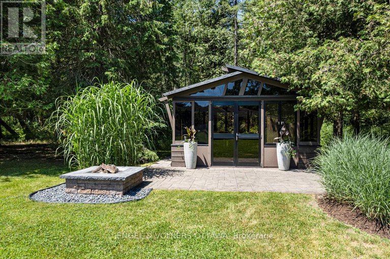 28654759/656-spruce-ridge-road/huntley-ward-south-west/ottawa/ontario/K0A1L0_35