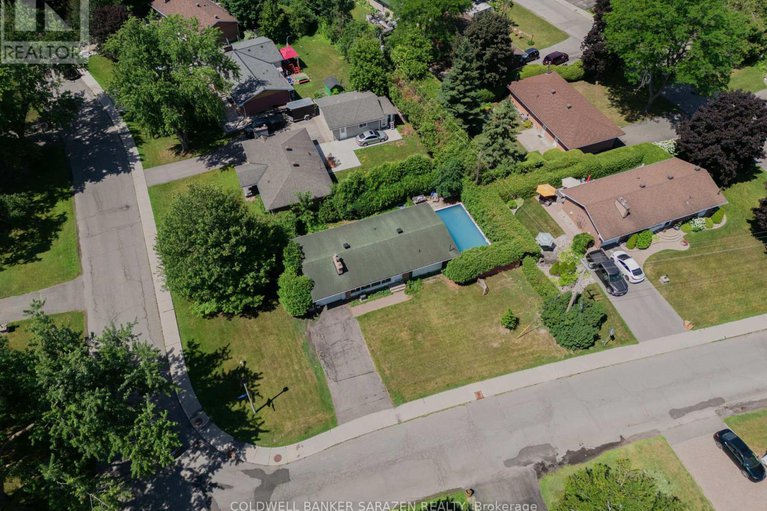 28588729/18-stinson-avenue/lynwood-village/ottawa/ontario/K2H6N1_19