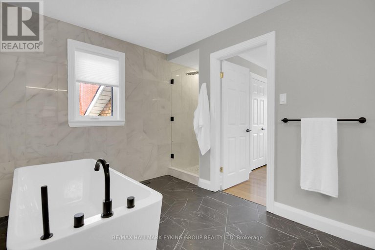 28224852/19-campfield-court/pineglencountry-place/ottawa/ontario/K2E7X8_41