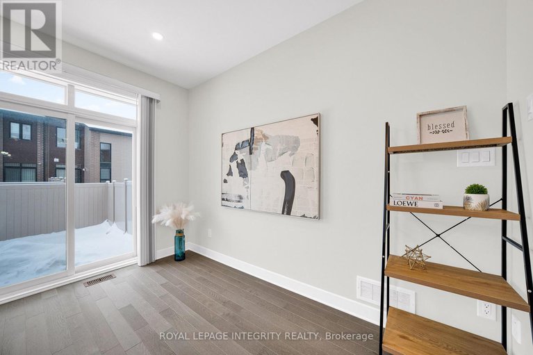 29227761/1078-lunar-glow-crescent/riverside-southgloucester-glen/ottawa/ontario/K4M0J8_23