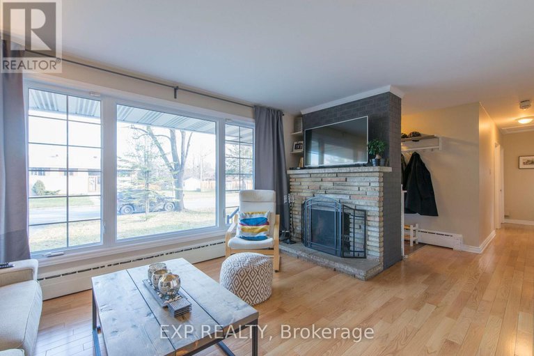 28867743/1240-adirondack-drive/kenson-park/ottawa/ontario/K2C2V3_9