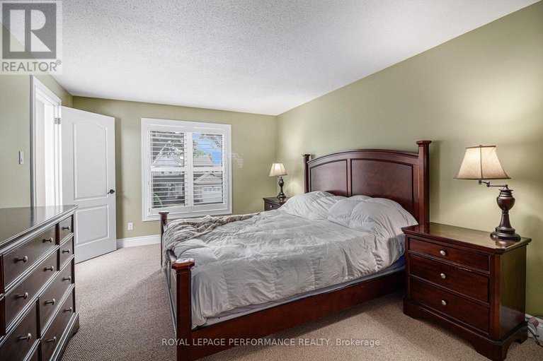 29629038/653-thicket-way/fallingbrookgardenway-south/ottawa/ontario/K4A3A7_24