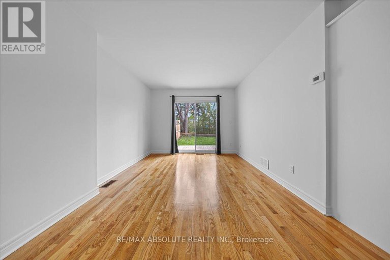 28502090/142-lees-avenue/ottawa-east/ottawa/ontario/K1S0C3_16