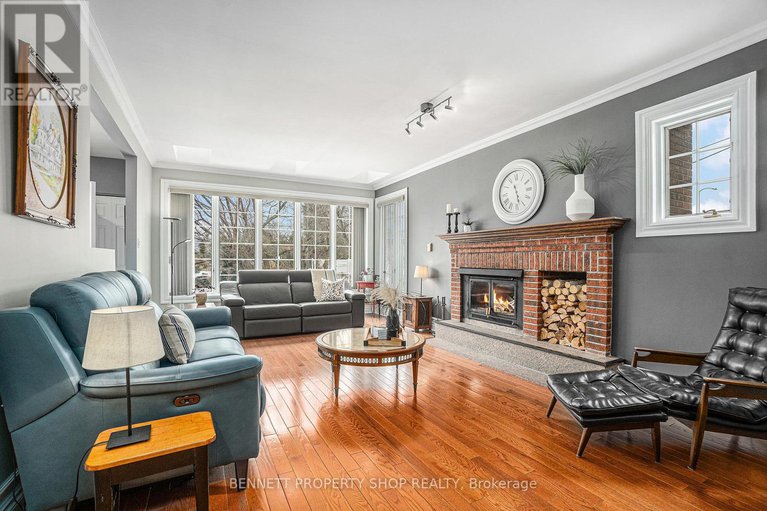 28600235/22-ashwood-crescent/meadowlandscrestview/ottawa/ontario/K2G2S8_14