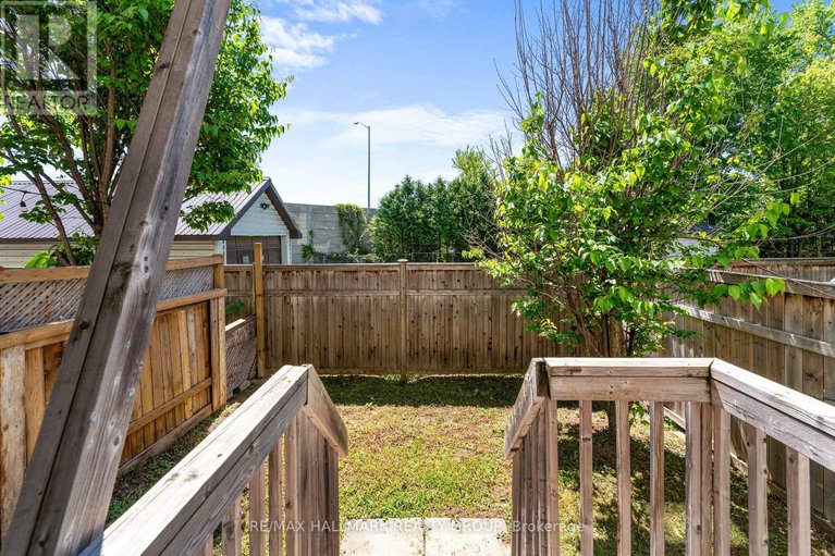 28379782/118-brilia-private/beacon-hill-south/ottawa/ontario/K1J0B7_21