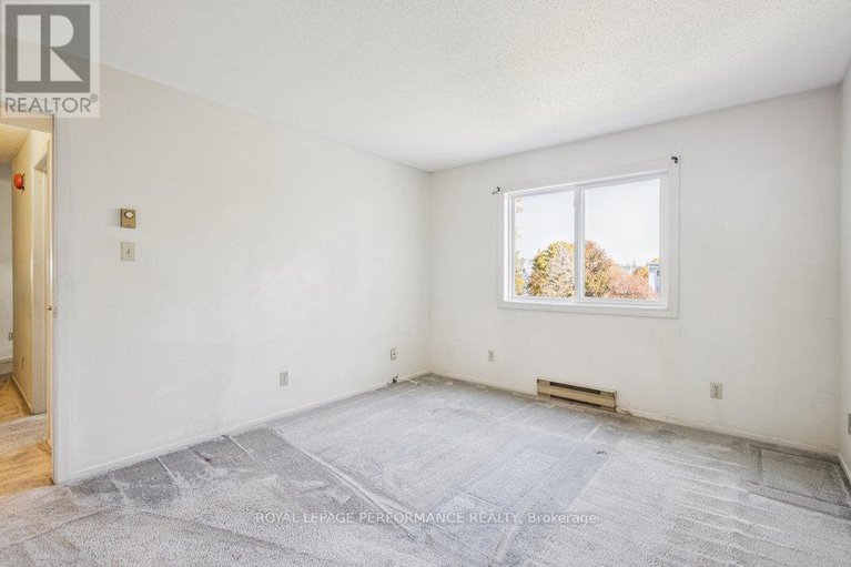 29052413/205-266-lorry-greenberg-drive/hunt-club-parkgreenboro/ottawa/ontario/K1T3J9_14