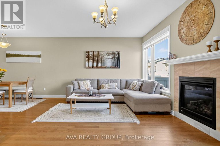 28866998/542-triangle-street/emerald-meadowstrailwest/ottawa/ontario/K2M0M5_4