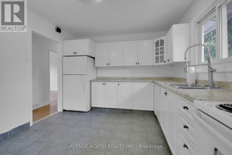 28770167/1254-heron-road/ridgemont/ottawa/ontario/K1V6A9_11